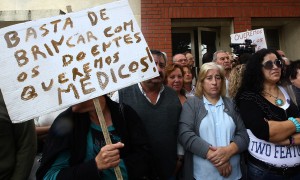 Manifestação junto do Centro de Saúde de Felgueiras
