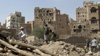 _86875470_yemen_sanaa_rubble_g