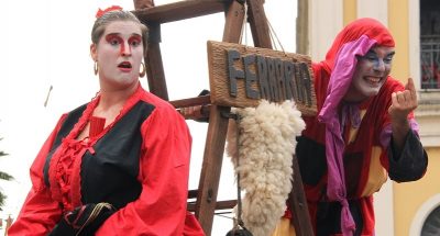 “Deus e o Diabo na Terra de Miséria” é uma farsa para teatro de rua - Foto Kiran