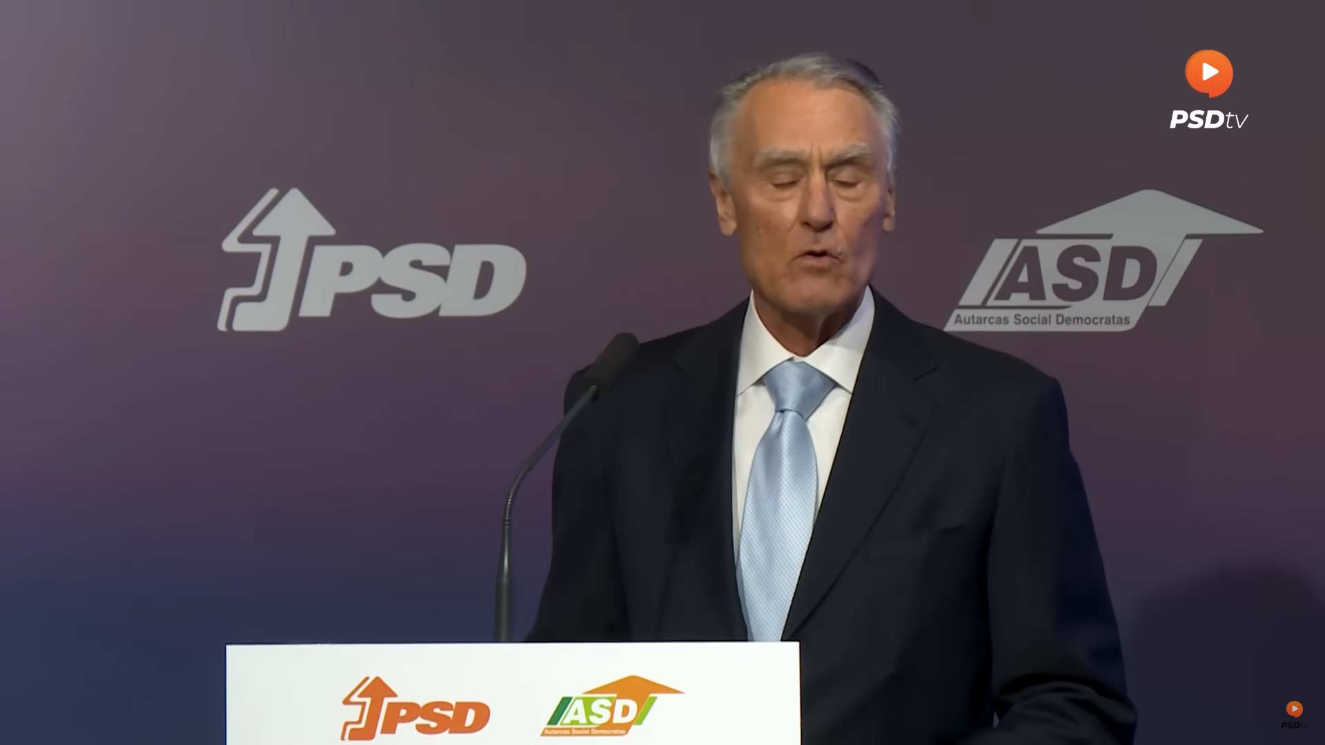 Governação. O passado presente