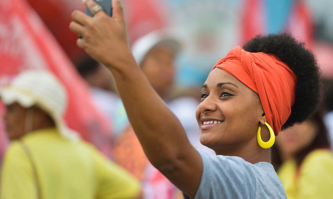 25 de julho: combater o racismo e o sexismo é essencial para qualquer mudança
